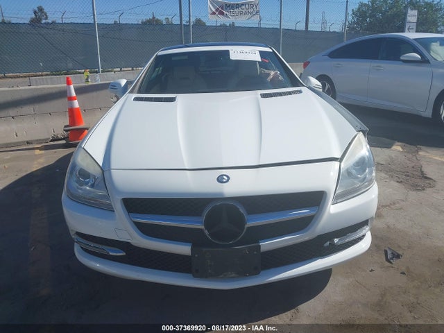 2015 Mercedes-Benz SLK-Class, VIN: WDDPK4HA8FF100145