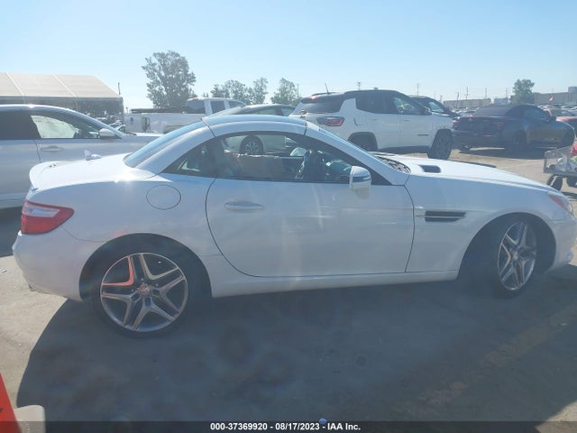 2015 Mercedes-Benz SLK-Class, VIN: WDDPK4HA8FF100145