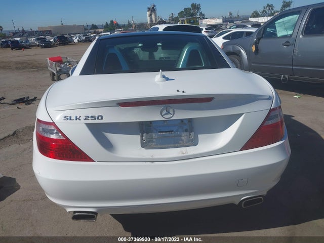 2015 Mercedes-Benz SLK-Class, VIN: WDDPK4HA8FF100145