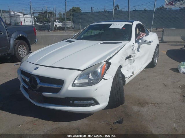 2015 Mercedes-Benz SLK-Class, VIN: WDDPK4HA8FF100145