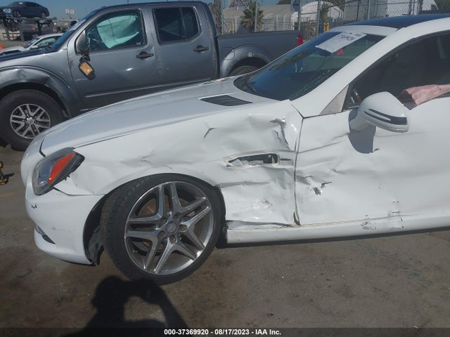 2015 Mercedes-Benz SLK-Class, VIN: WDDPK4HA8FF100145