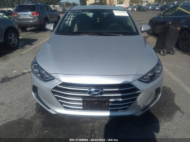 Hyundai ELANTRA SE 2018 5NPD74LF5JH395401 Image 4