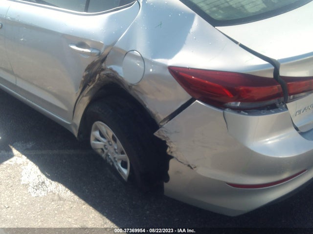 Hyundai ELANTRA SE 2018 5NPD74LF5JH395401 Image 12
