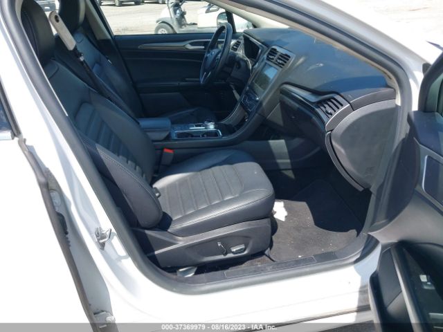 3FA6P0LU5HR409116 Ford Fusion Hybrid Se
