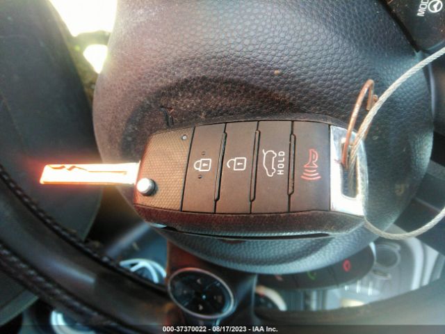 KNDJP3A50E7018184 KIA SOUL +