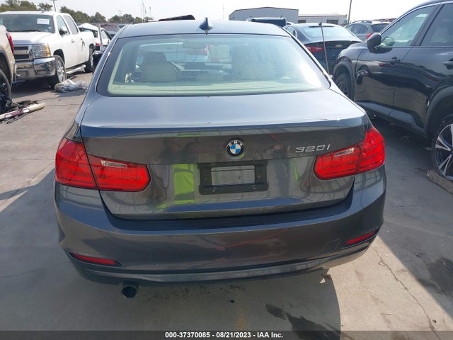 WBA3B1G57FNT64228 BMW 3 Series 320i