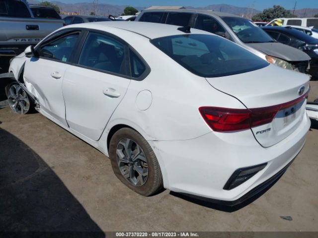 3KPF24ADXME325085 KIA Forte Lxs