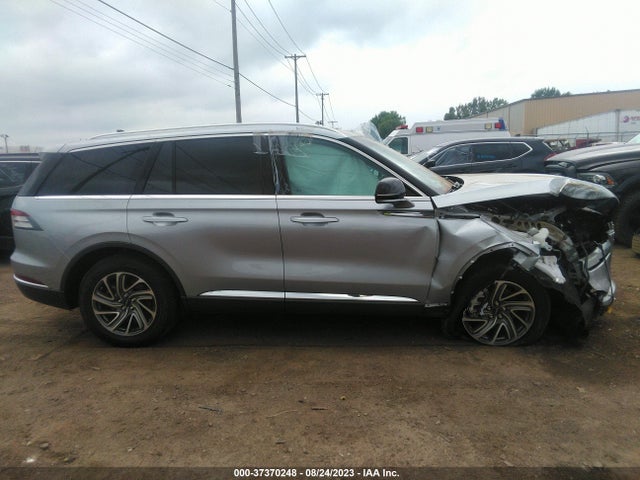 Lincoln Aviator Standard 2022 5LM5J6XC1NGL19209 Image 13