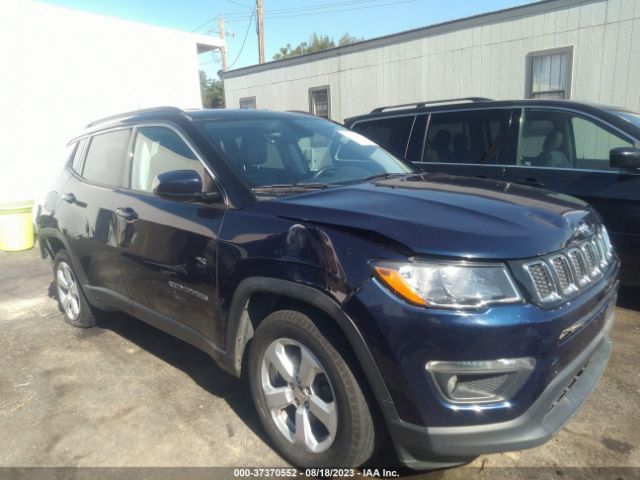 3C4NJCBB1JT318829 Jeep Compass Latitude