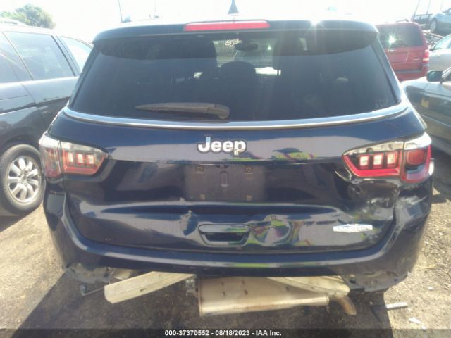 3C4NJCBB1JT318829 Jeep Compass Latitude