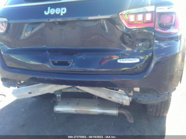 3C4NJCBB1JT318829 Jeep Compass Latitude