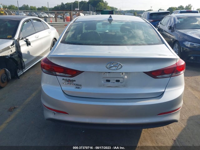 Hyundai ELANTRA SE 2018 5NPD74LF3JH400174 Image 15