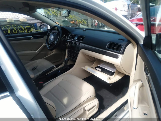 1VWDT7A38HC072341 Volkswagen Passat R-line W/comfort Pkg