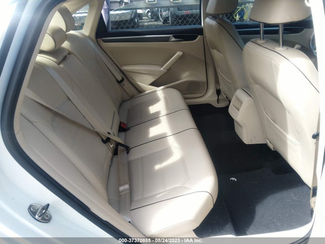 1VWDT7A38HC072341 Volkswagen Passat R-line W/comfort Pkg