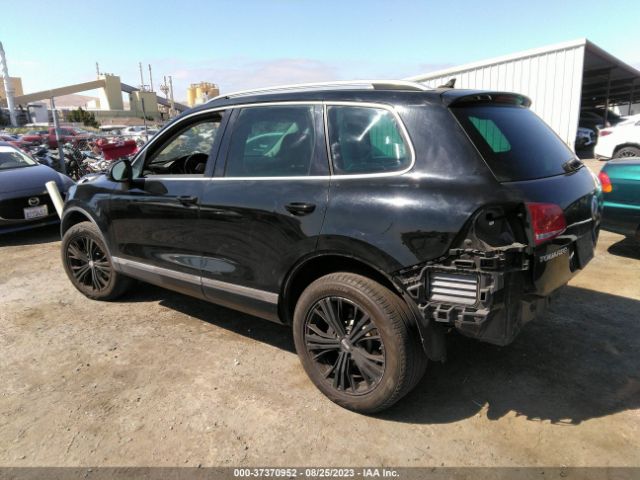 2013 VOLKSWAGEN TOUAREG WVGEP9BPXDD005152 Photo 2