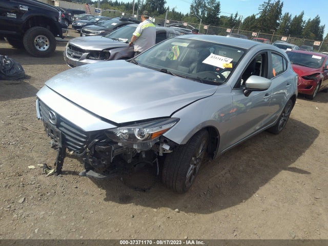 2018 MAZDA MAZDA3 5-DOOR TOURING VIN: 3MZBN1L39JM159410