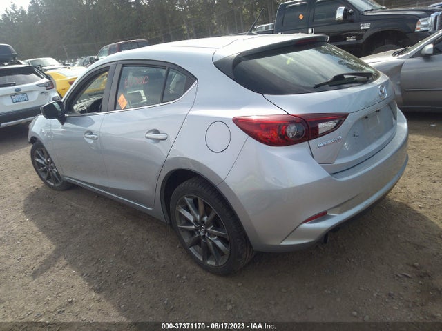 2018 MAZDA MAZDA3 5-DOOR TOURING VIN: 3MZBN1L39JM159410