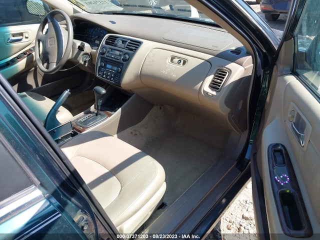 2000 HONDA ACCORD SDN EX W/LEATHER VIN: 1HGCG1652YA095671