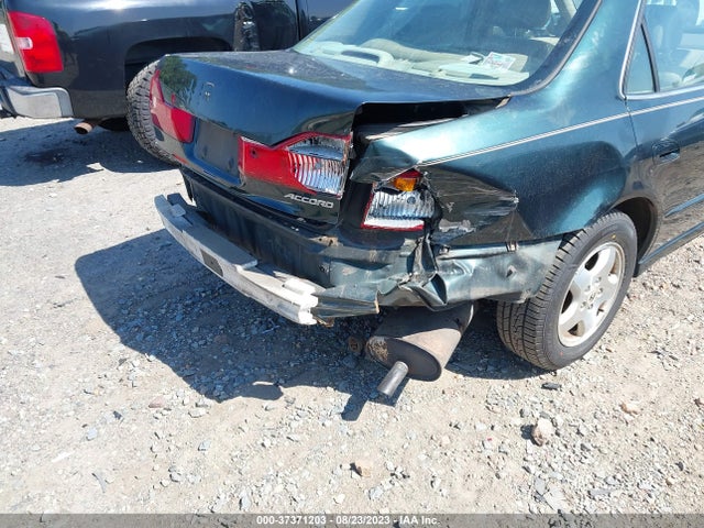 2000 HONDA ACCORD SDN EX W/LEATHER VIN: 1HGCG1652YA095671