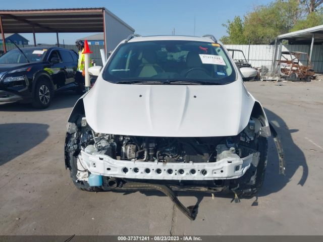 1FMCU0J99EUE39157 Ford Escape Titanium