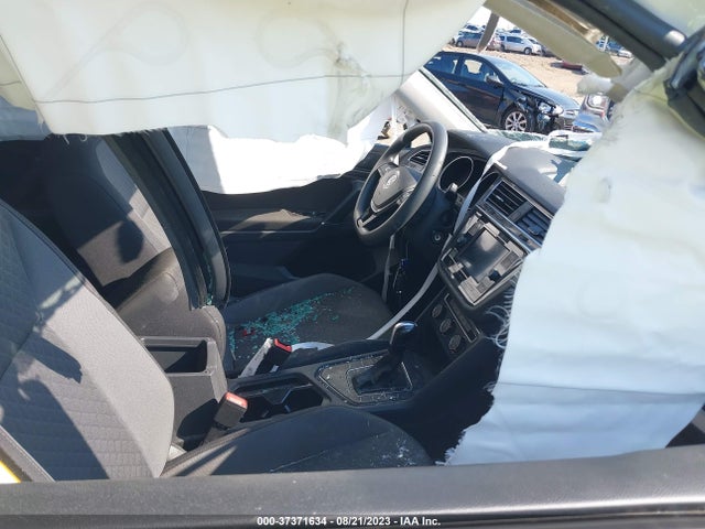 3VV1B7AX2LM015637 Volkswagen TIGUAN S