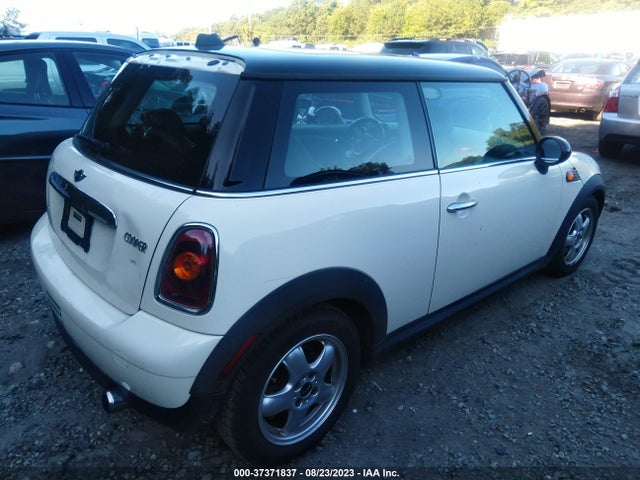 2009 MINI COOPER HARDTOP WMWMF33589TT69903 Photo 3
