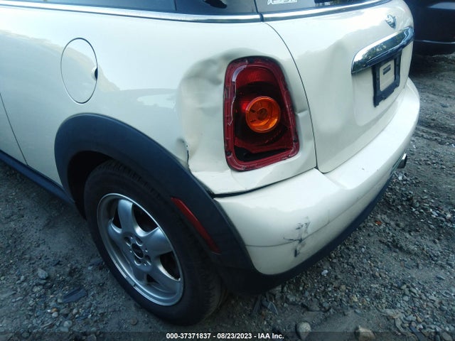 2009 MINI COOPER HARDTOP WMWMF33589TT69903 Photo 5