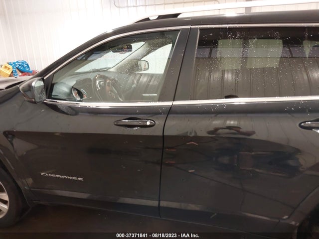 1C4PJMJS2GW368416 Jeep Cherokee Overland