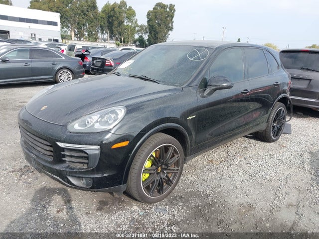 2017 Porsche Cayenne, VIN: WP1AE2A21HLA69256