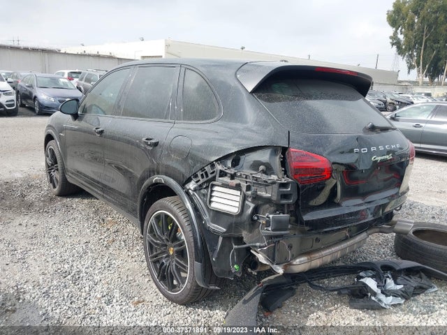 2017 Porsche Cayenne, VIN: WP1AE2A21HLA69256