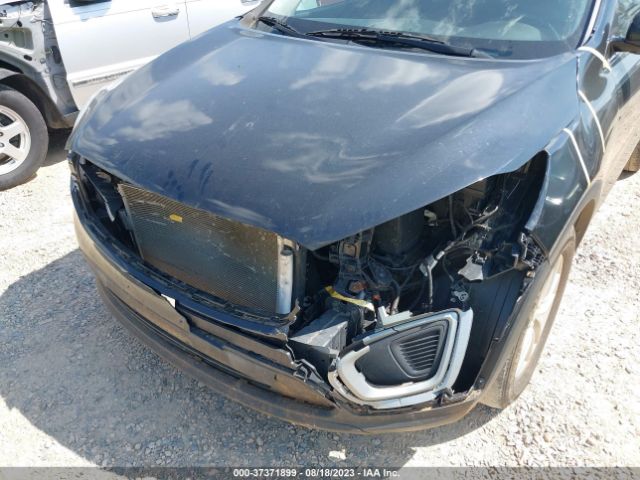 5XYPGDA31GG106066 KIA SORENTO LX
