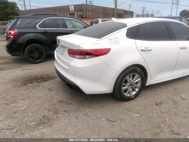 KIA Optima Lx 2018 5XXGT4L38JG210266 Image 4