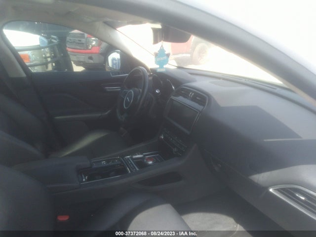 2020 JAGUAR F-PACE SADCS2FX1LA644455 Photo 4