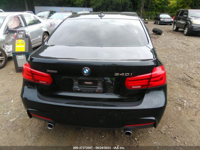 WBA8B7C59JA411869 BMW 3 Series 340i Xdrive