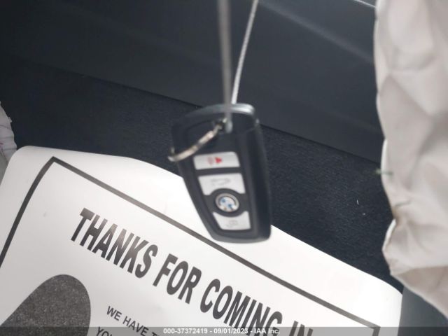 WBA8E1G56HNU13158 BMW 320i