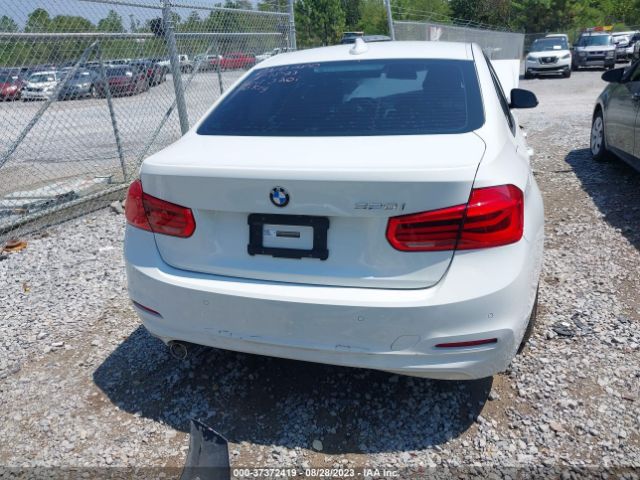 WBA8E1G56HNU13158 BMW 320i