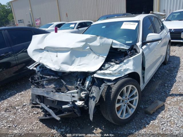 WBA8E1G56HNU13158 BMW 320i
