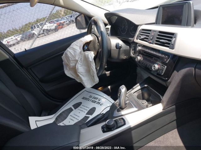 WBA8E1G56HNU13158 BMW 320i