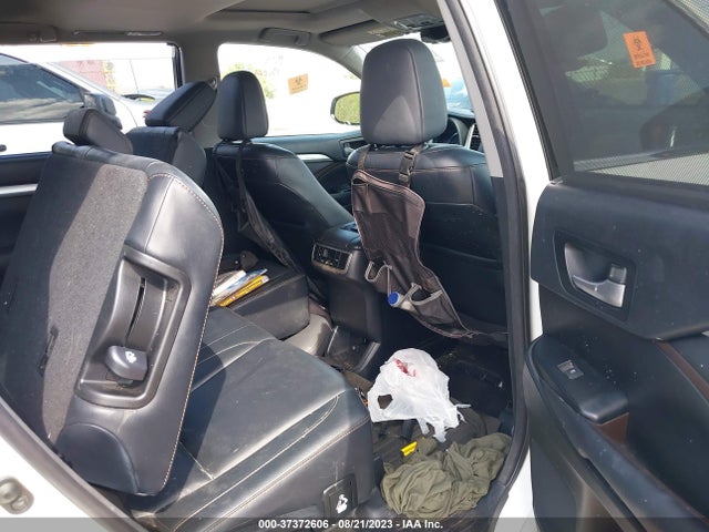 2015 TOYOTA HIGHLANDER XLE VIN: 5TDKKRFH6FS118189