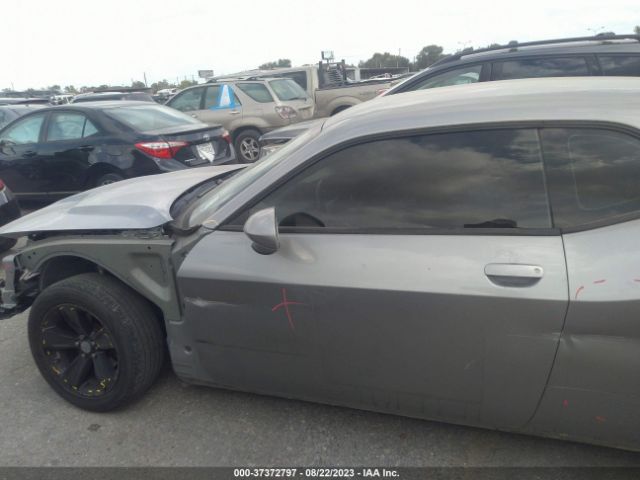 2C3CDZAG2JH237513 Dodge Challenger Sxt