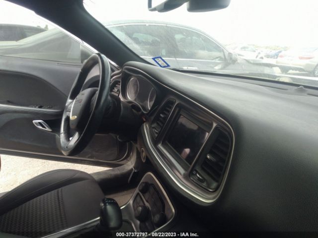 2C3CDZAG2JH237513 Dodge Challenger Sxt