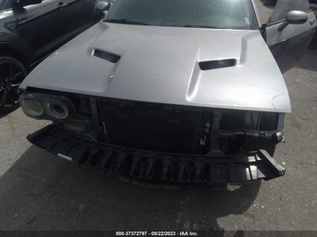 2C3CDZAG2JH237513 Dodge Challenger Sxt
