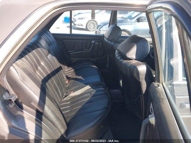1983 MERCEDES-BENZ 300 DT VIN: WDBAB33A9DB032622