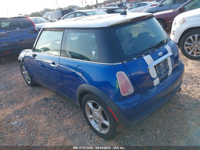 2005 MINI COOPER WMWRC33585TK60656 Photo 2