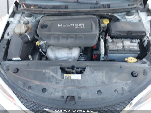 Chrysler 200 Limited 2015 1C3CCCAB2FN721992 Image 10