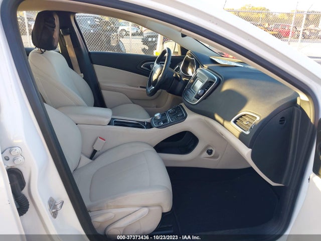 Chrysler 200 Limited 2015 1C3CCCAB2FN721992 Image 5