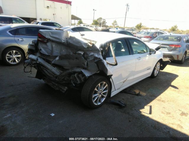 3FA6P0LU1HR105815 Ford Fusion Hybrid Se