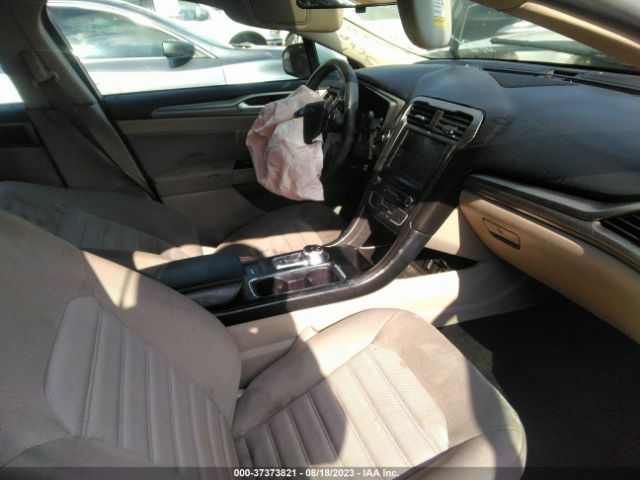 3FA6P0LU1HR105815 Ford Fusion Hybrid Se