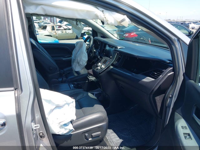 Toyota SIENNA SE 2018 5TDXZ3DC4JS936972 Image 12
