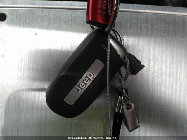 3C4NJCCB6JT204985 Jeep Compass Limited